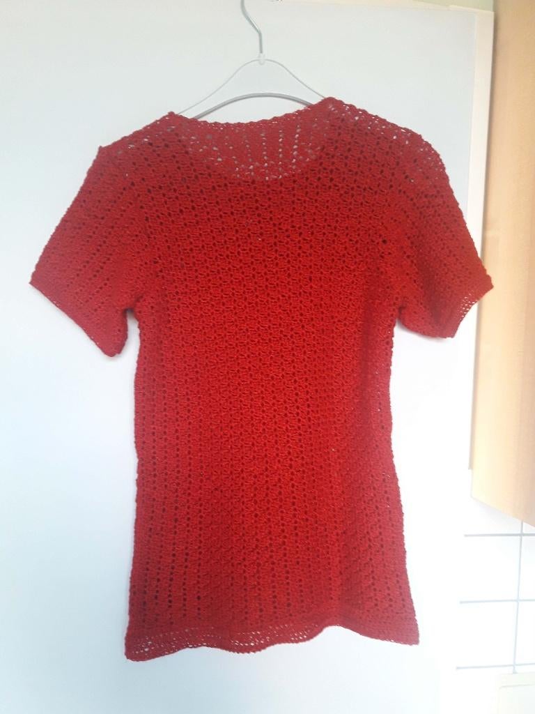 Nieuw, met de hand gehaakt pulltje met korte mouwen., Hobby & Loisirs créatifs, Tricot & Crochet, Enlèvement ou Envoi, Neuf, Crochet
