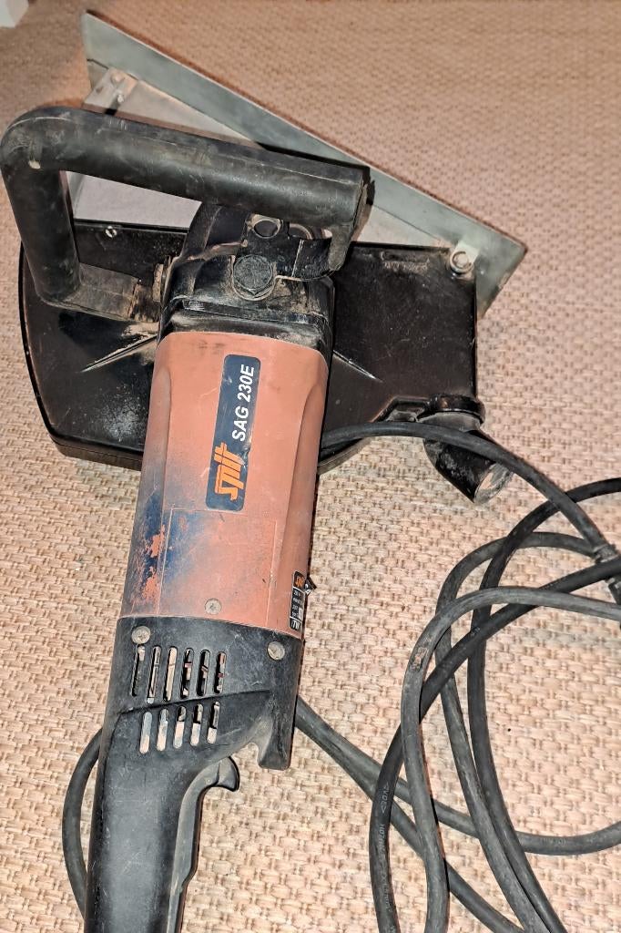SPIT SAG 230E haakse slijper + originele stofkap, Doe-het-zelf en Bouw, Gereedschap | Slijpmachines, Ophalen, Zo goed als nieuw