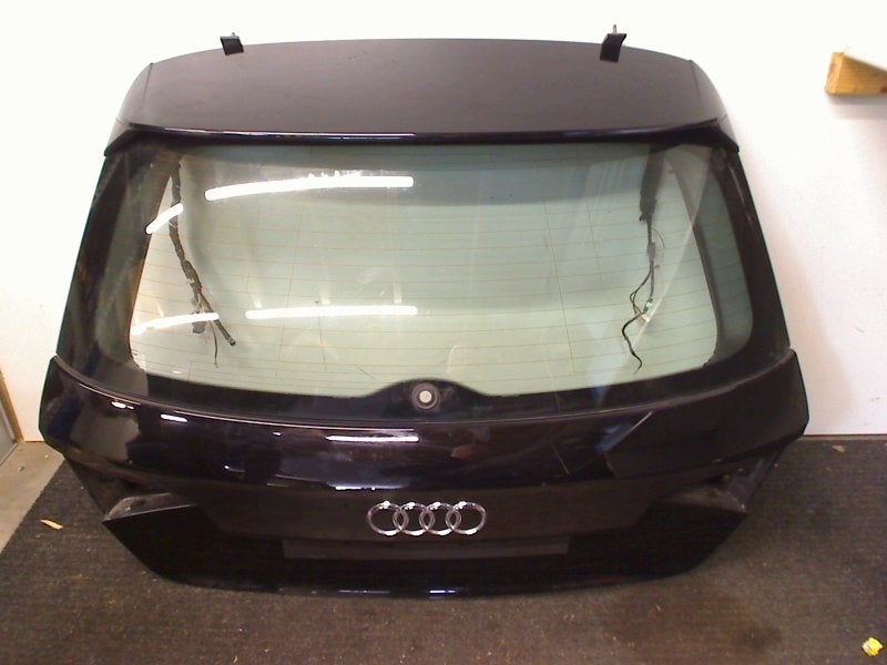 HAYON ARRIÈRE / MALLE Audi A3 Sportback (8VA / 8VF), Auto-Union-Straße  1,
85057  Ingolstadt, DE, Info@audi.de, Haillon arrière