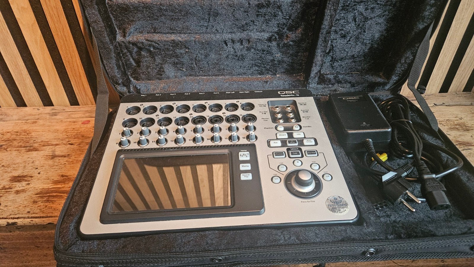 TouchMix-16 digitale mixer  + ipad + 4 kabels, Ophalen of Verzenden
