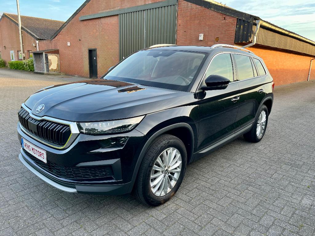 Skoda Kodiaq 1.5 TSI Automaat 7 Zitplaatsen 2024 12000km!!, Auto's, Skoda, Bedrijf, Te koop, Kodiaq, ABS, Achteruitrijcamera, Adaptieve lichten