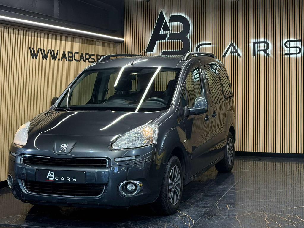 Peugeot Partner 1.6i TePee * GARANTIE 12 MOIS * (bj 2014), Auto's, Euro 5, Stof, Gebruikt, Zwart