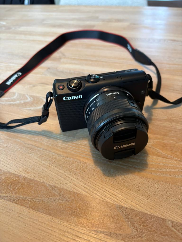 Canon M100 + EF-M 15-45 f/3.5-6.3 IS STM kitlens, Ophalen, Zo goed als nieuw, Canon