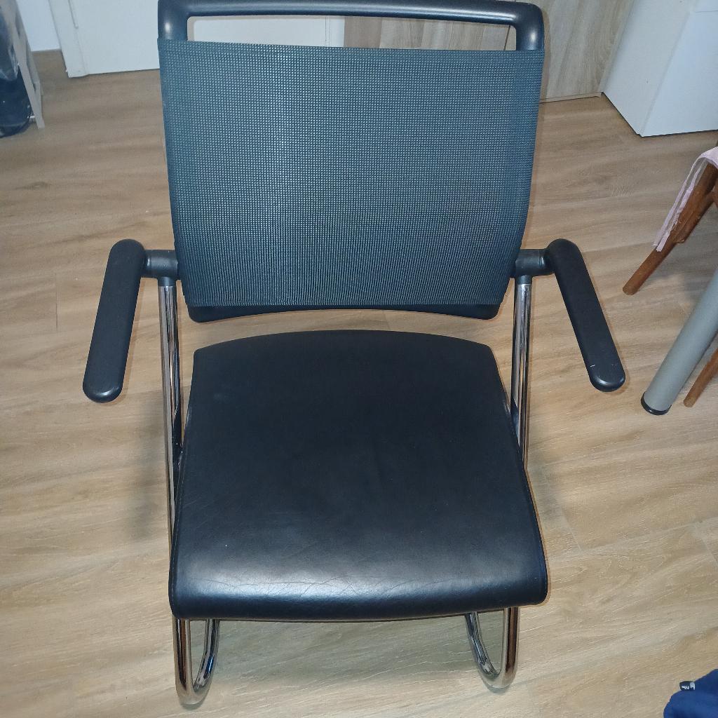 Stapelbare stoelen van Konig Neurath, Huis en Inrichting, Stoelen, Ophalen, Sièges visiteurs ergonomique, Zwart, Zo goed als nieuw