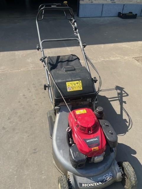 grasmachine met rol merk Honda, Honda, Tondeuses à gazon à essence, Utilisé, Vitesses