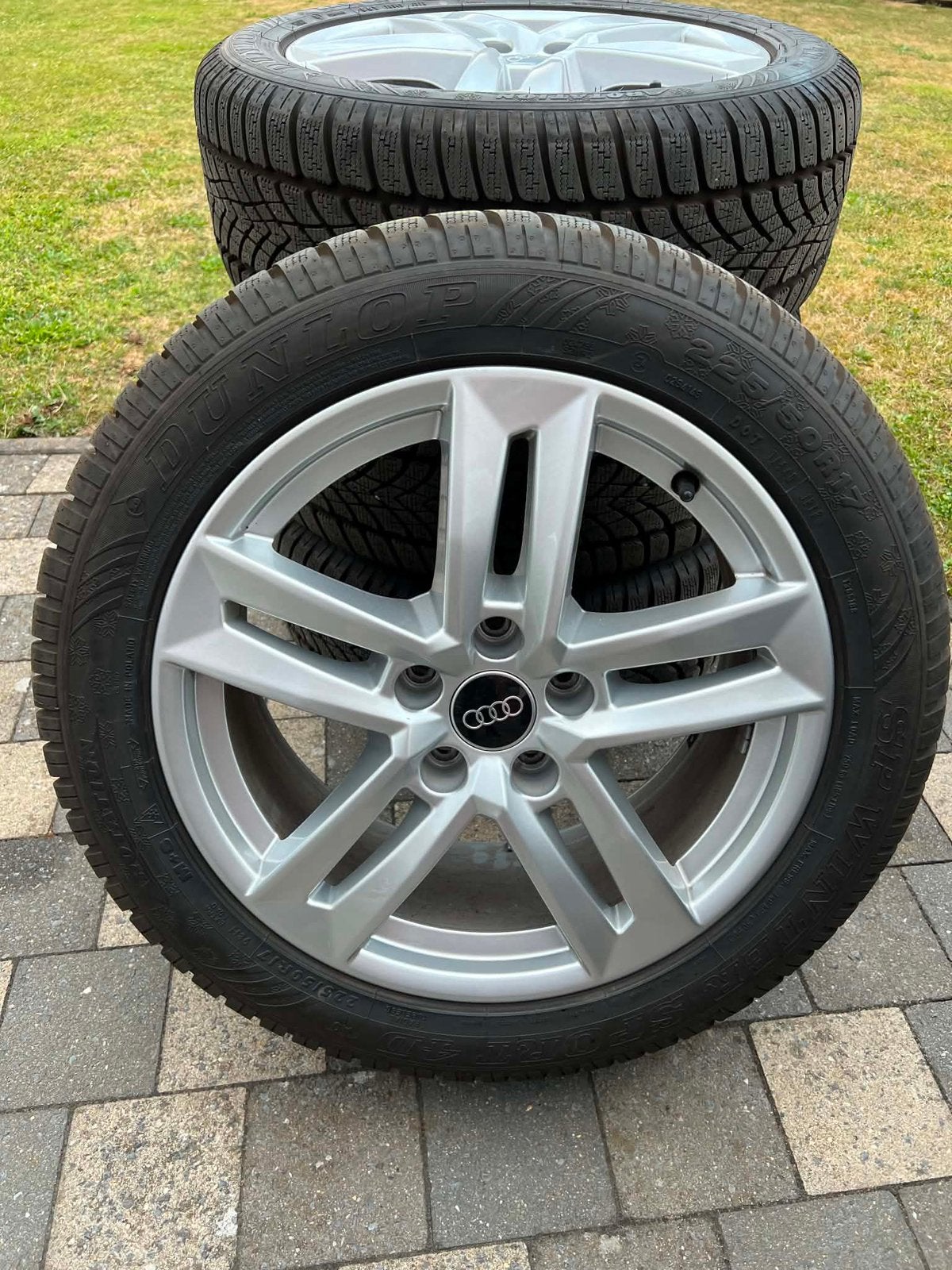 ORIG. AUDI A4 B9 WINTERSET 225/50/R17 BIJNA NIEUW, Ophalen, Gebruikt, Banden en Velgen, 17 inch