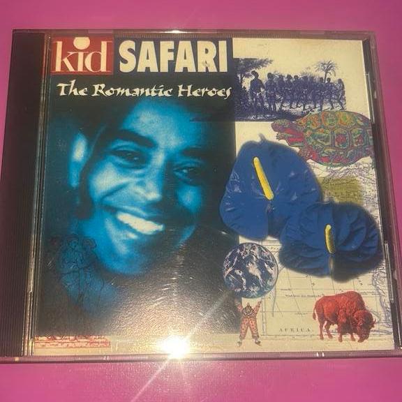 COMME LE NOUVEAU CD KID SAFARI/THE ROMANTIC HEROES, CD & DVD, CD | Pop, Comme neuf, Enlèvement ou Envoi