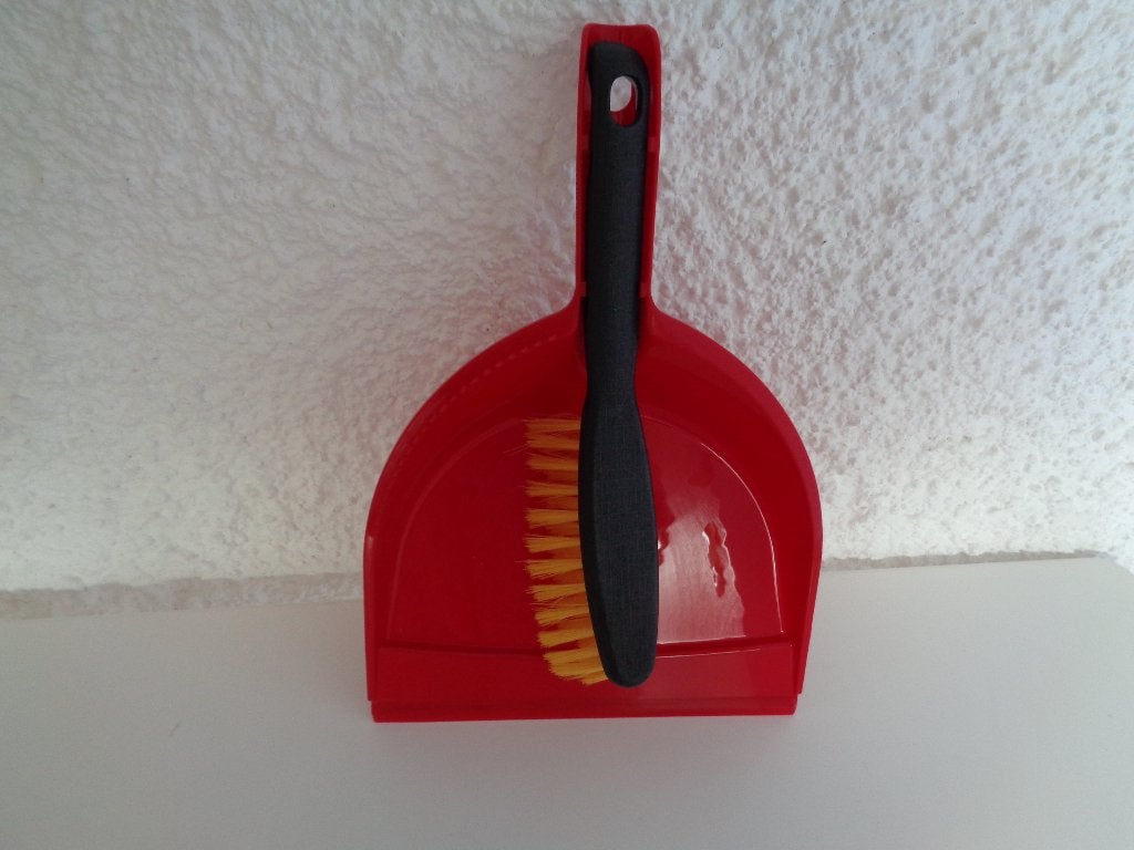 Pelle et balayette rouge jaune noire Neuf, Neuf, Plastique, Multicolore, Autres styles