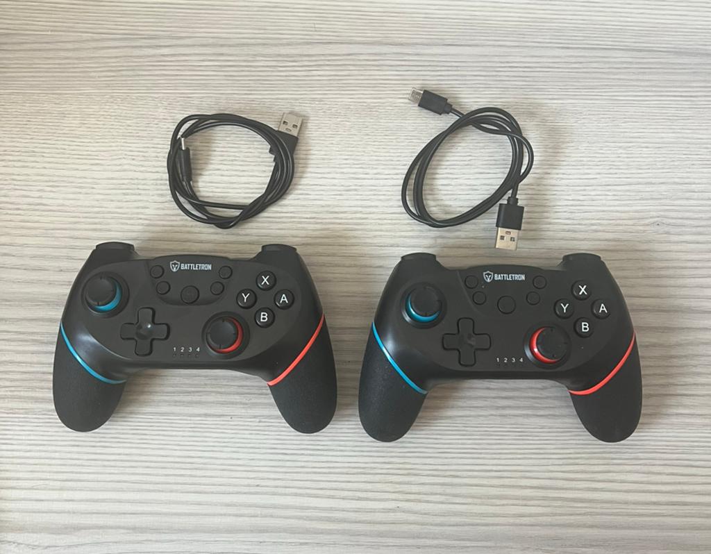 2 Draadloze Pro Controllers Nintendo Switch, Games en Spelcomputers, Spelcomputers | Nintendo Consoles | Accessoires, Ophalen