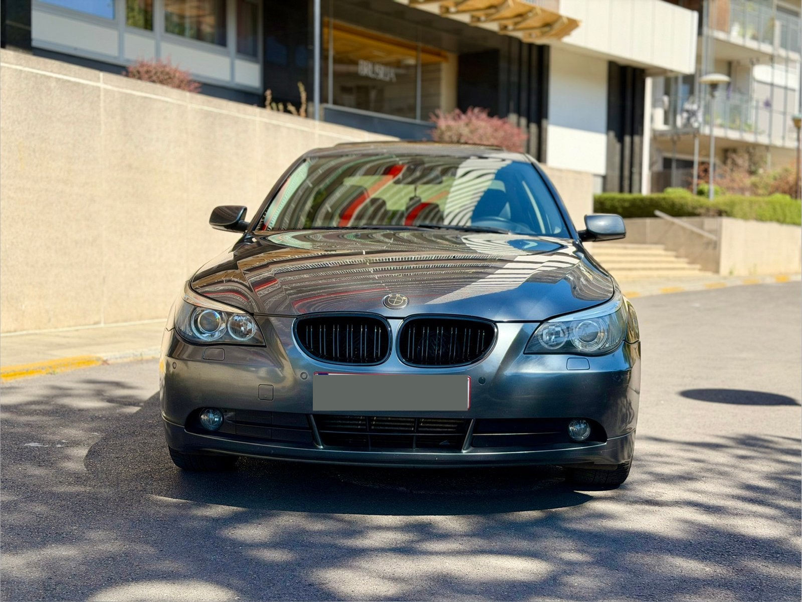 BMW 523i Serie 5 E60, Auto's, Automaat, Dealer onderhouden, Achterwielaandrijving, Zwart