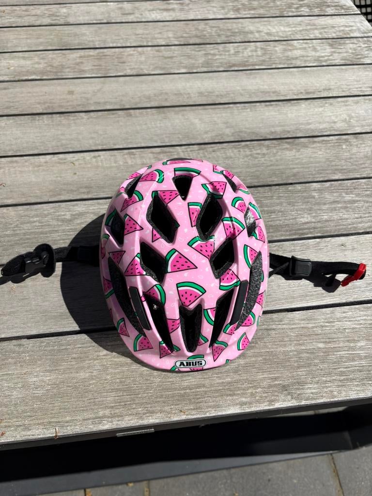 Abus vrolijke kinderfietshelm 45-50 cm, Fietsen en Brommers, Ophalen, Zo goed als nieuw