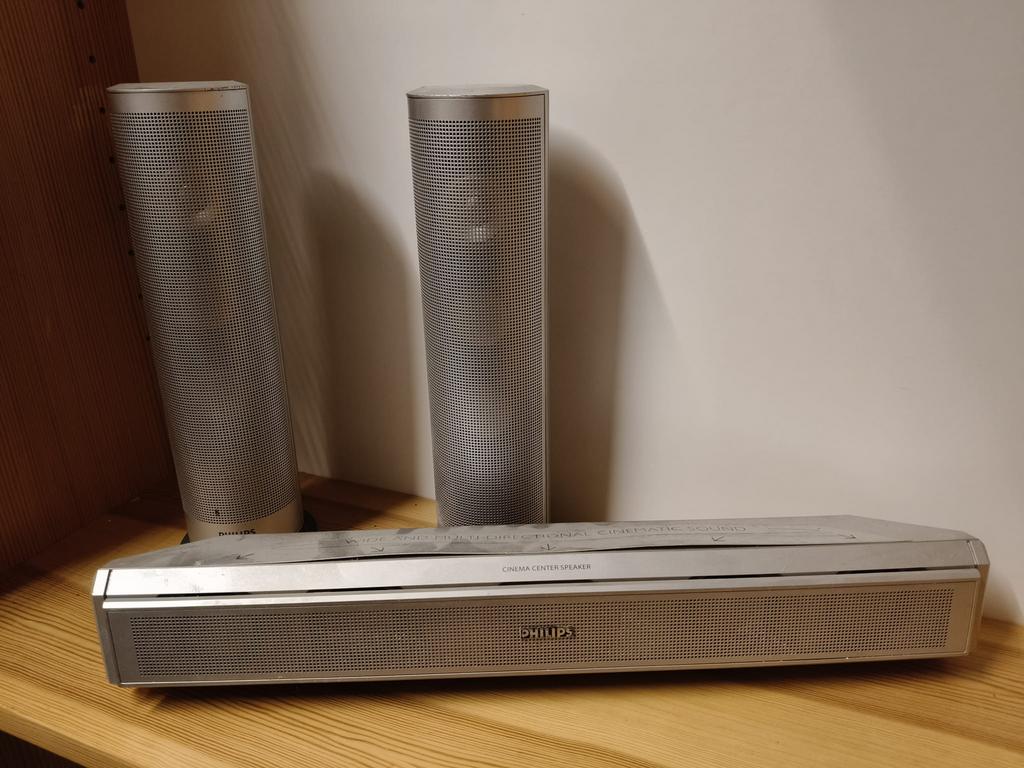 Philips Surround Sound Set - Center & Satelliet Speakers, Audio, Tv en Foto, Home Cinema-sets, Ophalen of Verzenden, Zo goed als nieuw