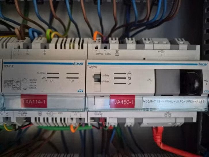 TJA450 Hager - Domovea Server, Computers en Software, Ophalen of Verzenden, Zo goed als nieuw