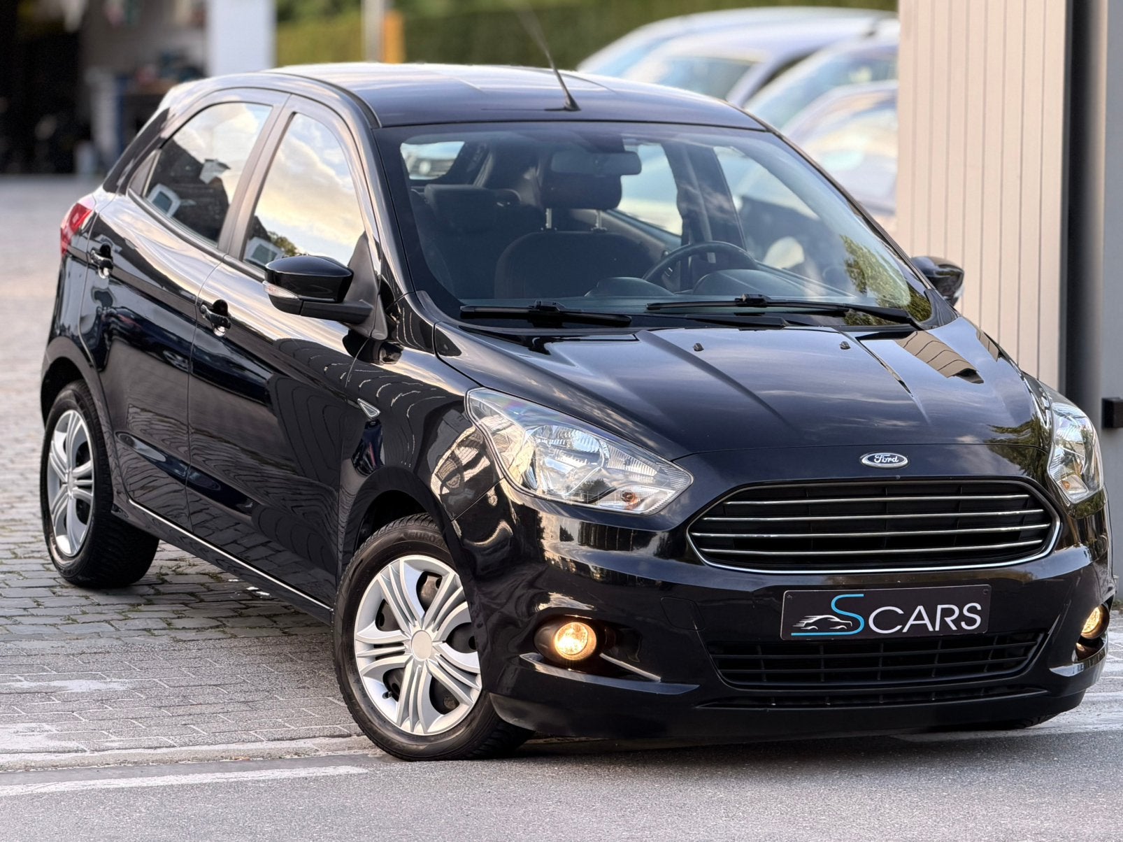 FORD KA+ – 5 DEURS – AIRCO – Garantie **, Auto's, Voorwielaandrijving, Euro 6, Ka, Zwart