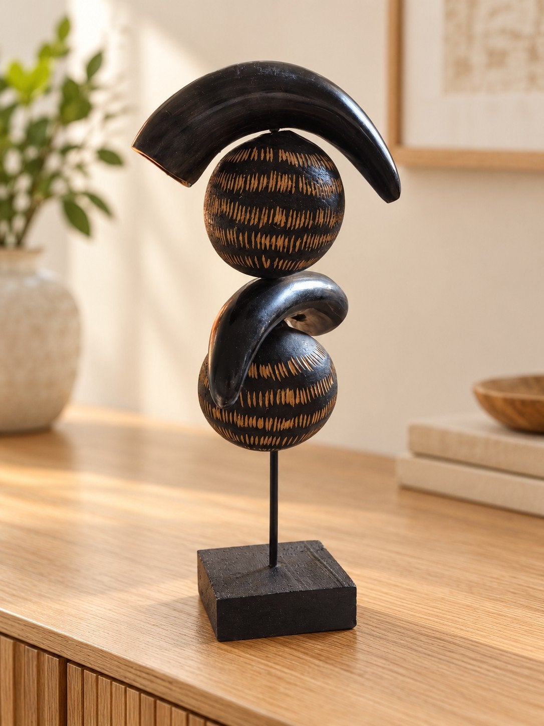 cornes de buffle et sculpture en bois, Antiquités & Art, Enlèvement ou Envoi, Sculpture, Bois