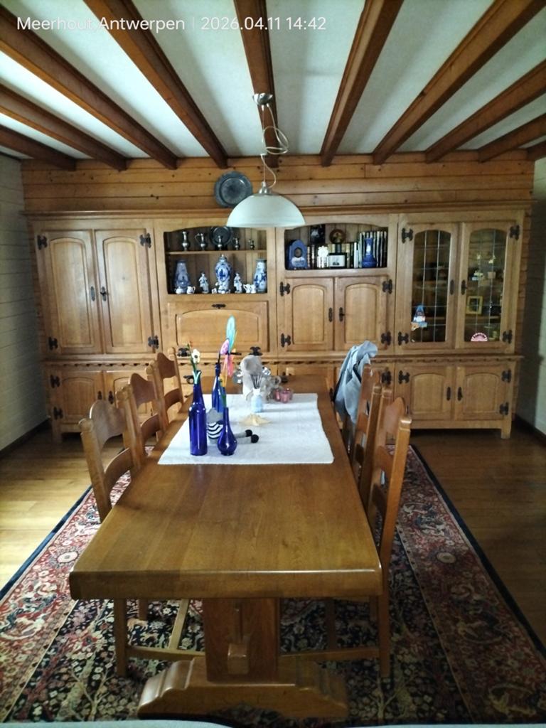Salle à manger en chêne, Enlèvement