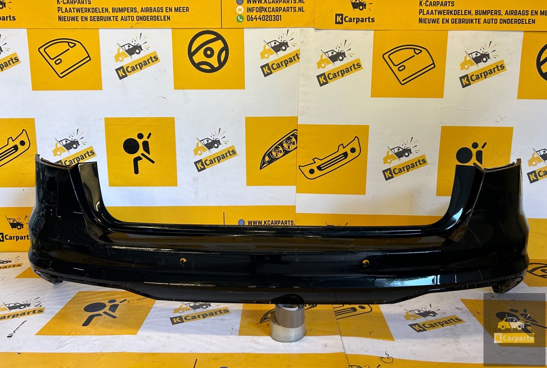 Pare-chocs arri re Audi A4 Limousine Berline 8W9807511S, Arrière, Pare-chocs, AUDI AG, Auto-Union-Strasse 1
85045  Ingolstadt, DE