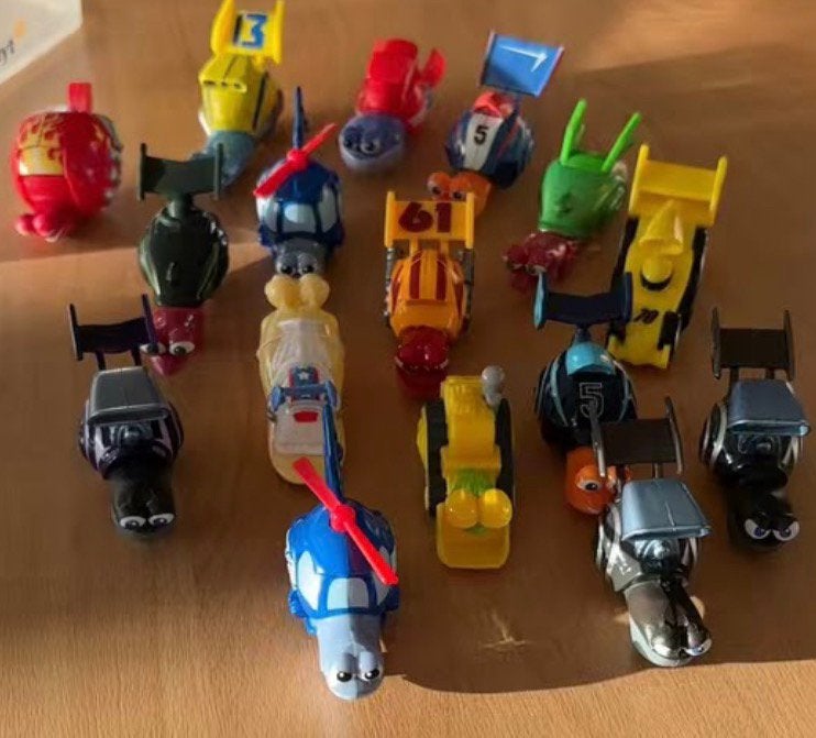 Lot van 16 Carrefour Racers / Racetrucks minivoertuigjes, Verzamelen, Ophalen of Verzenden, Gebruikt