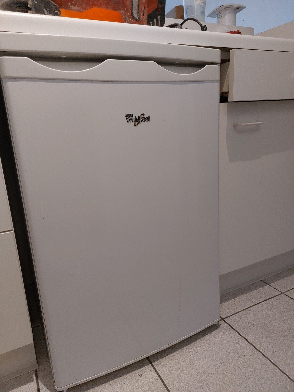 Whirlpool koelkast vrijstaand met vriesvak., Electroménager, Enlèvement, Utilisé, Autoportant