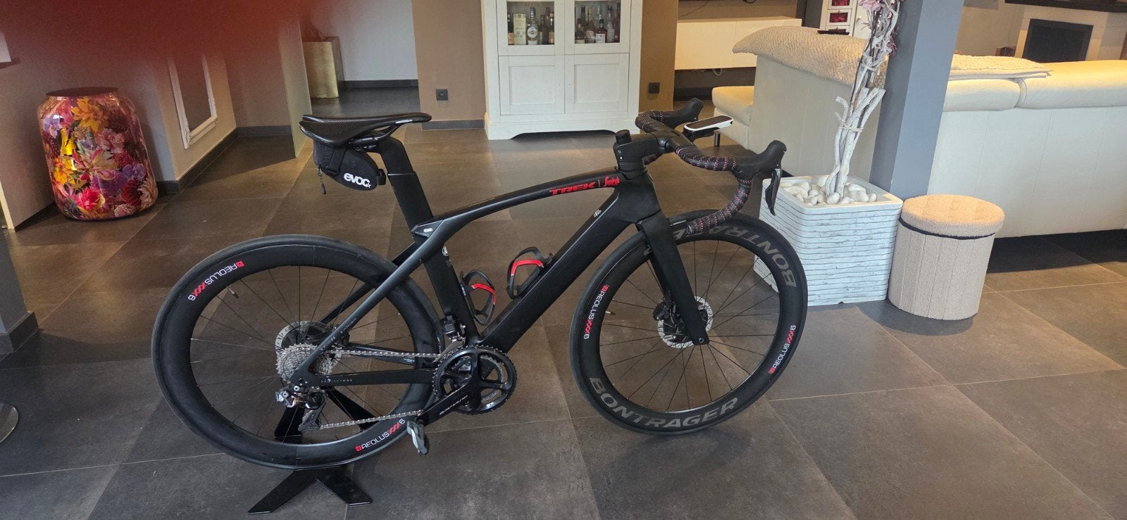 trek madone segafredo Slr  9 maat 52 dura ace d12 perfecte s, Vélos & Vélomoteurs, Vélos | Cruisers & Lowriders, Enlèvement ou Envoi