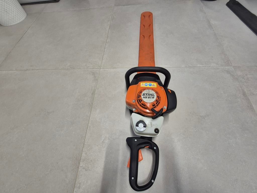 Stihl HS81R heggeschaar, Ophalen
