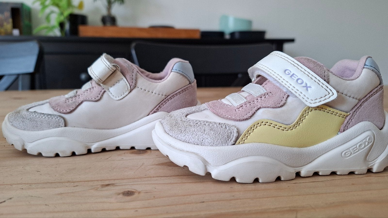 Geox sneakers maat 22, Kinderen en Baby's, Kinderkleding | Schoenen en Sokken, Ophalen, Schoenen, Zo goed als nieuw, Geox