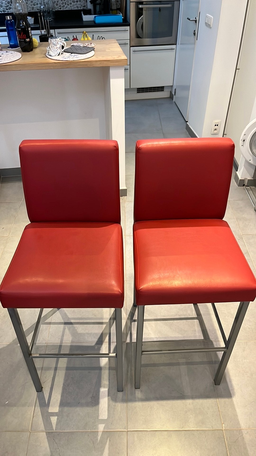 Hoge rode krukken, leder, Ophalen, Gebruikt, Met voetsteun, 90 cm of meer