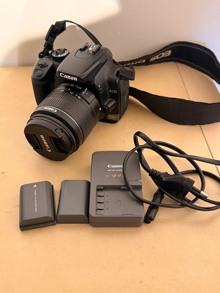 Canon EOS 400D Digitale Spiegelreflexcamera + 3 Batterijen, Audio, Tv en Foto, Fotocamera's Digitaal, Ophalen of Verzenden, Zo goed als nieuw
