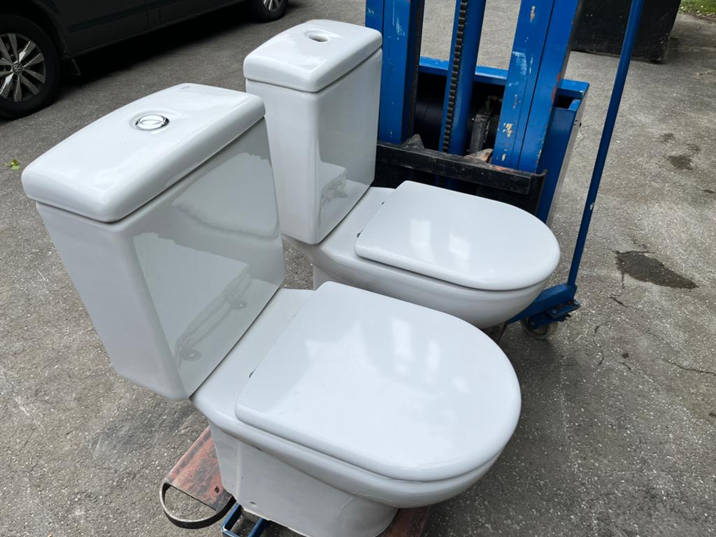 2 identieke wc’s, Doe-het-zelf en Bouw, Ophalen, Gebruikt, Toilet
