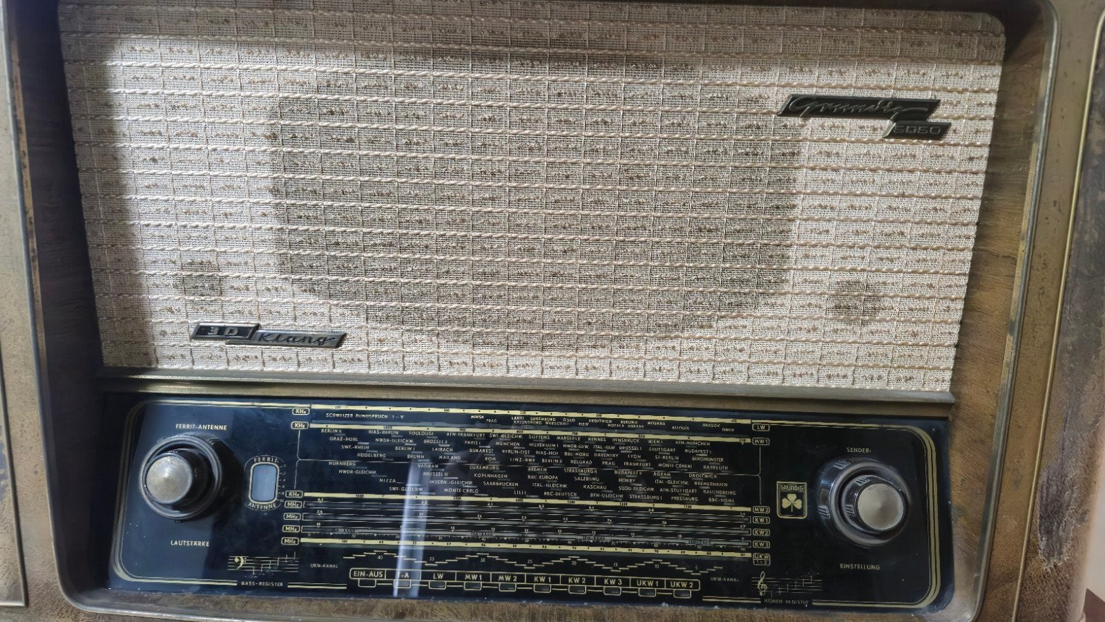 Grundig 5050 W 3D à restaurer, Enlèvement