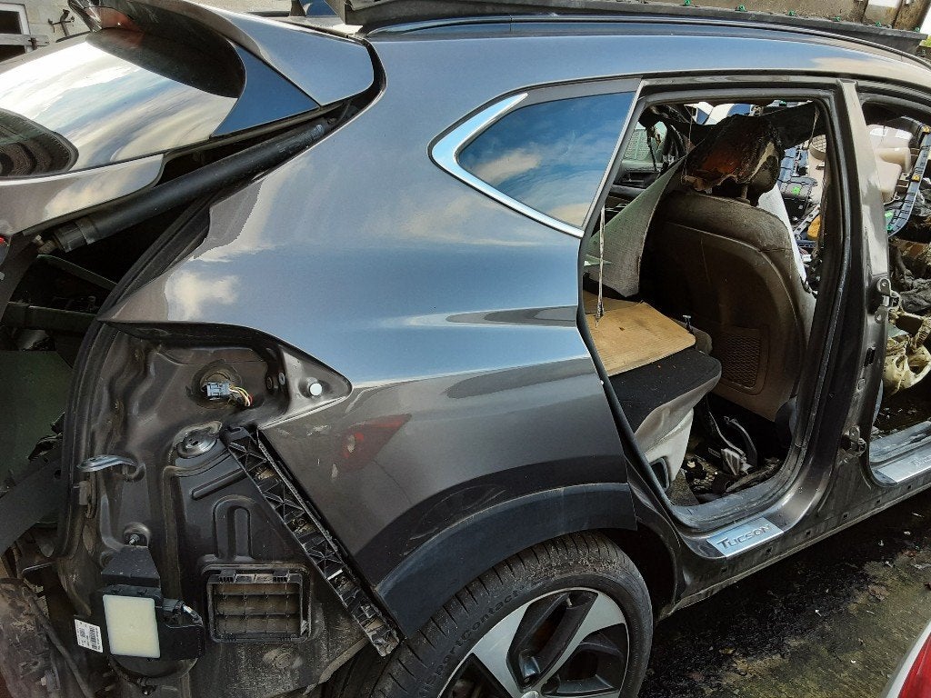 AILE ARRIÈRE DROIT Hyundai Tucson (TL) (01-2015/05-2023), Hyundai Motor Deutschland GmbH, Garde-boue, Kaiserleipromenade 5
63067  Offenbach am Main, DE