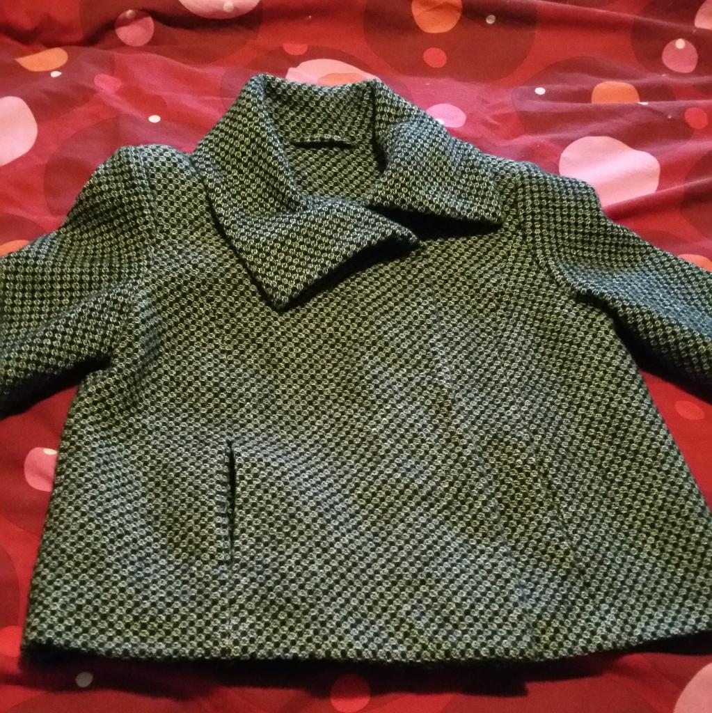New Look- Korte jas-zwart motief-maat 40 - 65% wol-€ 2.50, Kleding | Dames, Jassen | Winter, Maat 38/40 (M), Verzenden, New Look