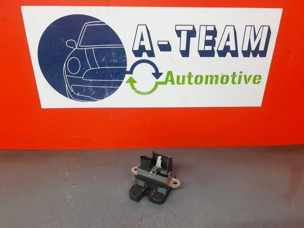 SLOTVANGER ACHTERKLEP Polo V (6R) (6R0827505EFKZ), Gebruikt, Volkswagen