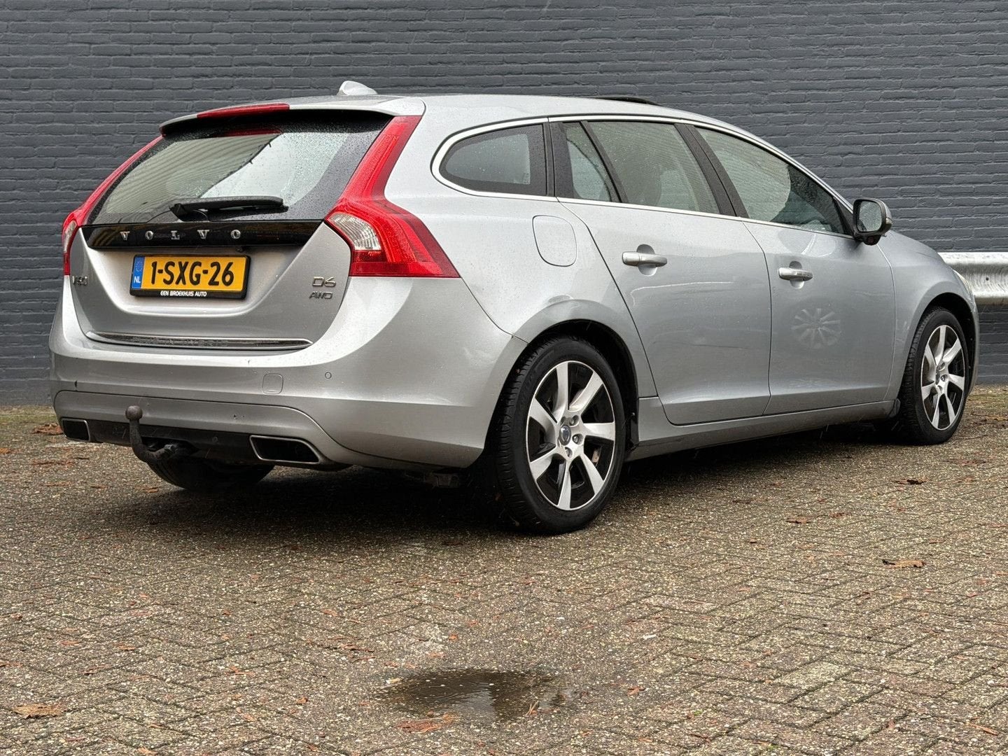 Volvo V60 2.4 D6 AWD Plug-In Hybrid Pure Limited | Schuif/Ka, Auto's, 48 g/km, Break, Zilver of Grijs, 11 kWh