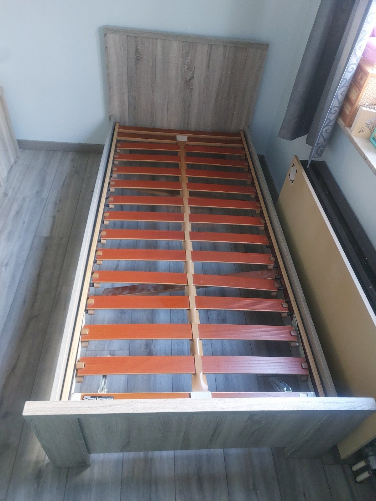 Gratis bed ,lattenbodem en matras, Huis en Inrichting, Ophalen