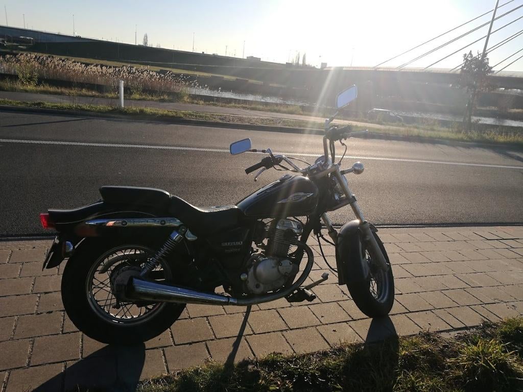 À VENDRE - Suzuki GZ Marauder 125 + accessoires, Motos, Motos | Suzuki, Particulier, 1 cylindre, 125 cm³, Jusqu'à 11 kW