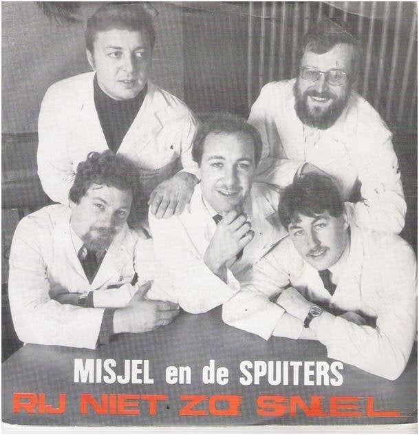 MISJEL EN DE SPUITERS: "Rij niet zo snel" - Vlaamse Topper!, Fotohoes, Ophalen of Verzenden