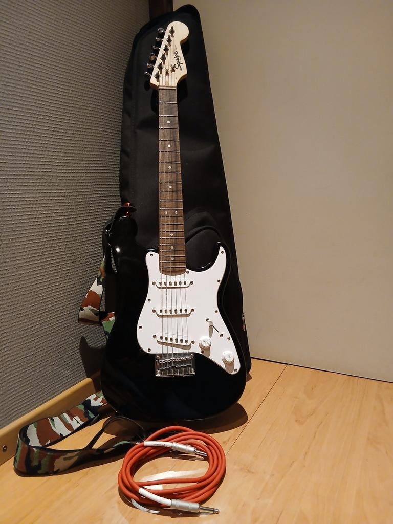 Elektrische kindergitaar 3/4 model Fender Stratocaster, Muziek en Instrumenten, Snaarinstrumenten | Gitaren | Elektrisch, Zo goed als nieuw