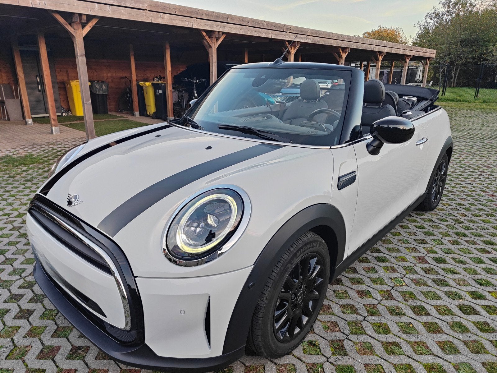 Cabriolet 1.5 Harman Kardon Sound / Apple Carplay, Autos, Achat, Euro 6, Cabriolet, Noir