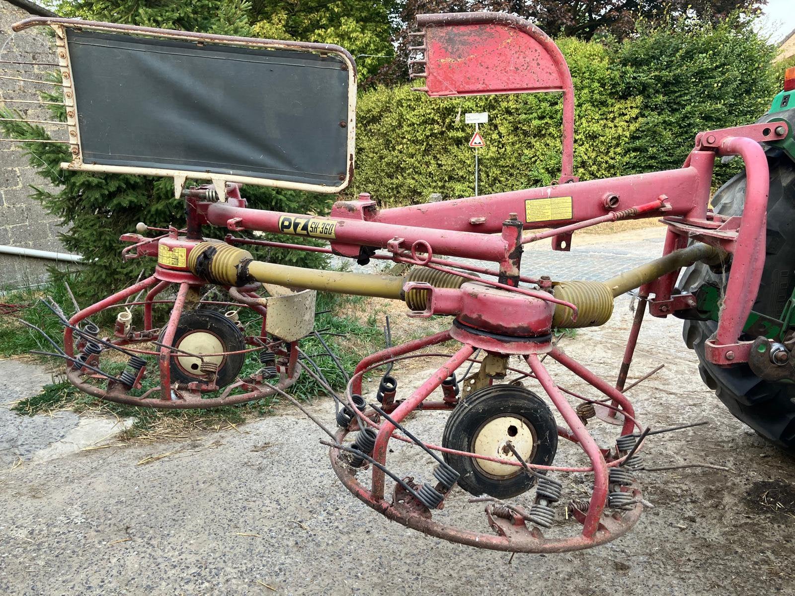 Faneuse / Pirouette PZ 360, Articles professionnels, Enlèvement