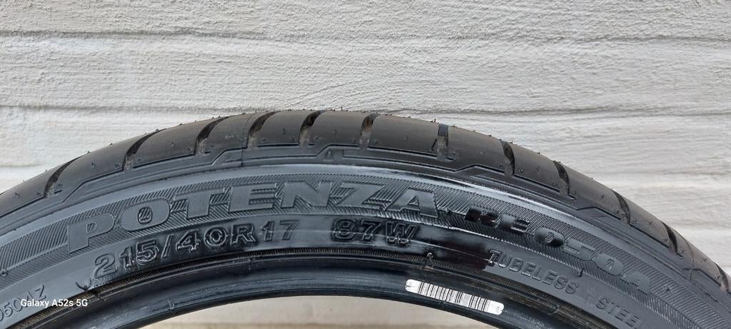 Bridgestone Potenza RE050A 215/40 R17 87V XL, Fietsen en Brommers, Ophalen, Band