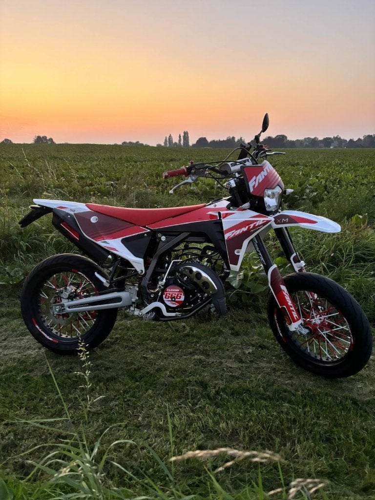 Fantic  xm 50 2023 - Très bon état, 6 versnellingen, Zo goed als nieuw, 50 cc, Ophalen
