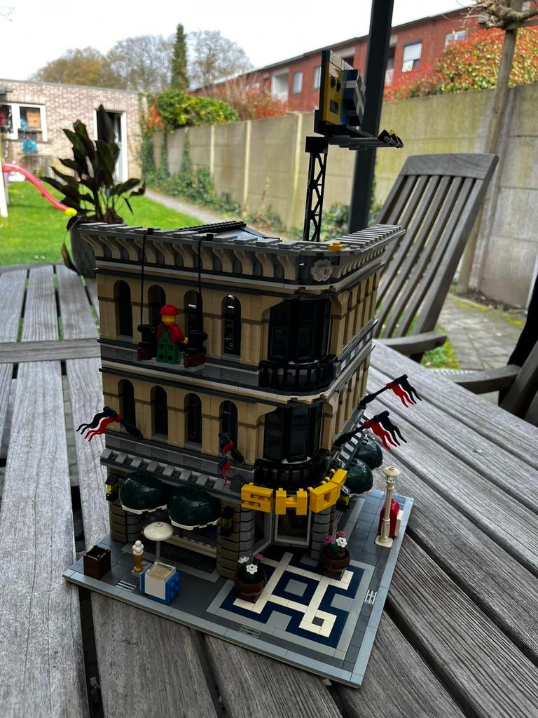 Lego Creator Expert 10211 Grand Emporium, Kinderen en Baby's, Speelgoed | Duplo en Lego, Ophalen of Verzenden, Gebruikt, Complete set
