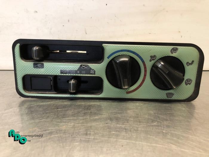 Panneau de commandes chauffage d'un Toyota Starlet (Starlet, -, 3 mois de garantie, Toyota, Utilisé