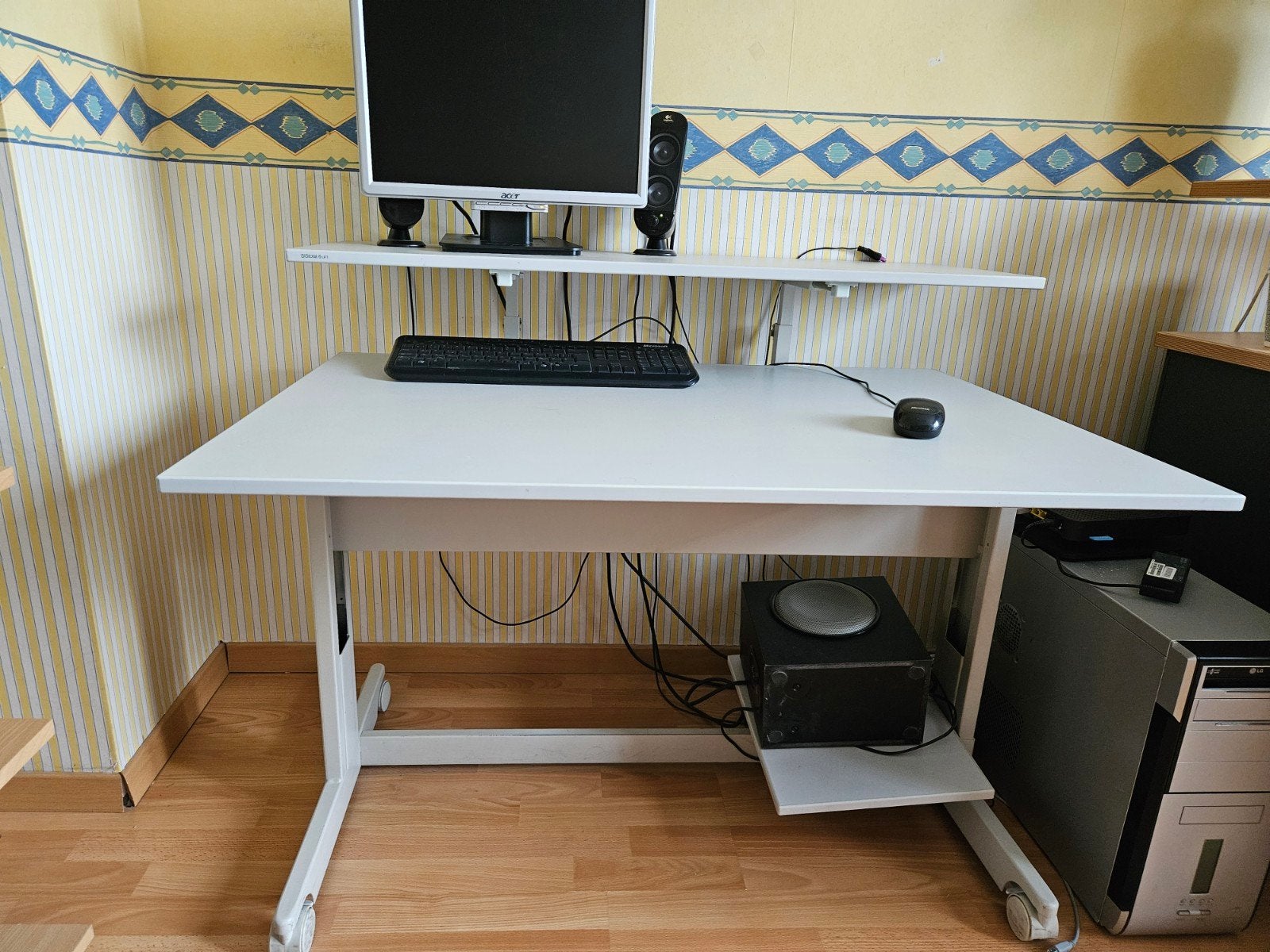 table d ordinateur, Moins de 70 cm, Comme neuf, Enlèvement, 120 à 170 cm