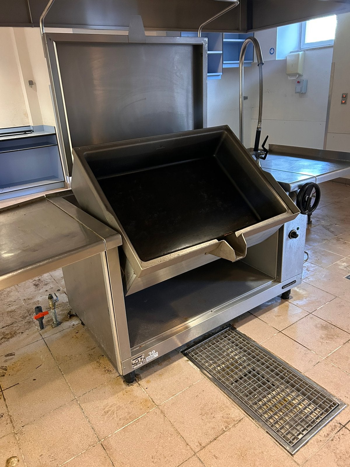 sauteuse basse professionnel tel 0494 43. 17 25, Articles professionnels, Enlèvement ou Envoi