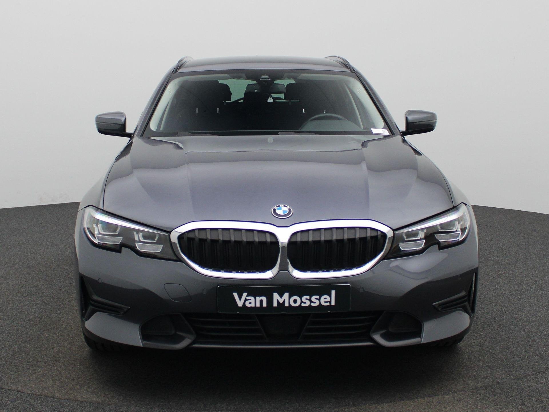 BMW 3 Reeks Touring 318i CARPLAY | SPORTLINE | ZETELVERWARMI, Auto's, BMW, Automaat, Gebruikt, Zwart, 4 cilinders