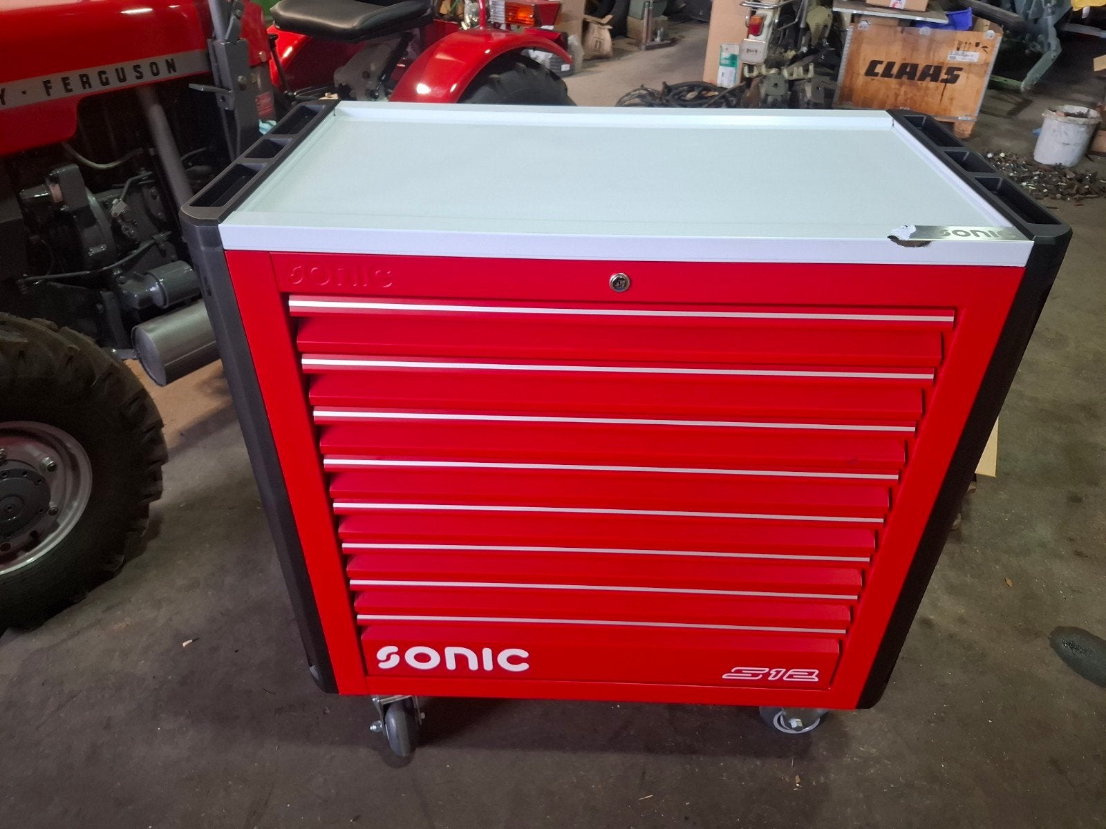 sonic gereedschapswagen, Ophalen