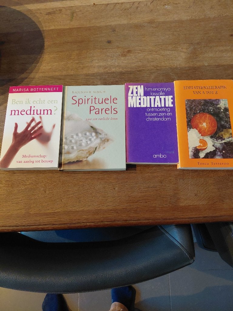 4 spirituele boeken, Verzenden, Gelezen, Diverse