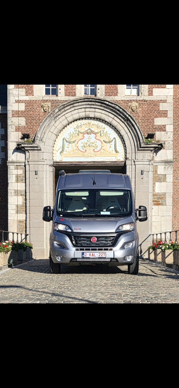A LOUER CAMPING-CAR 4 PLACES  DE 2026 BOITE AUTOMATIQUE, Caravanes & Camping, Douche, Caméra de recul, Pilote, Diesel